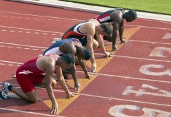 九游官网首页-_城市太空跑：在未来世界中飞跑_，太空城市,太美了