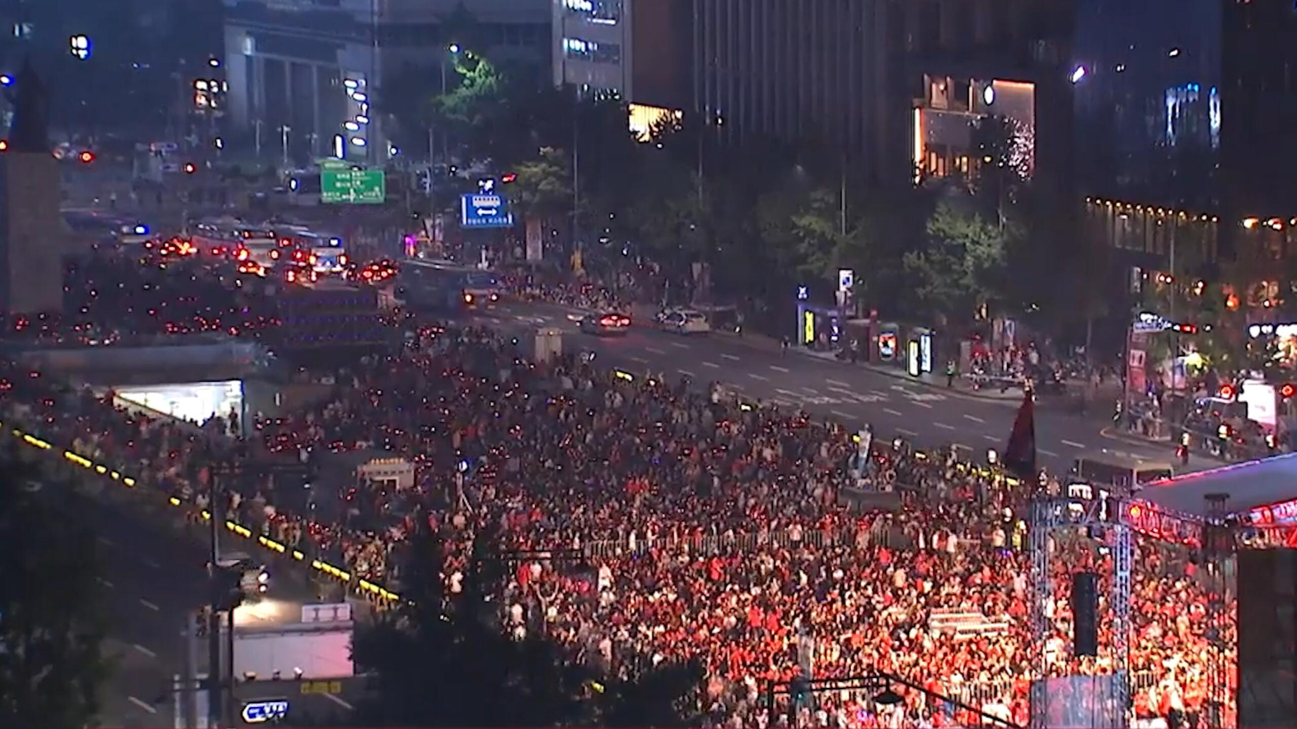 球迷专属:最疯狂的应援瞬间盘点的简单介绍 球迷专属:最疯狂的应援瞬间盘点的简单介绍