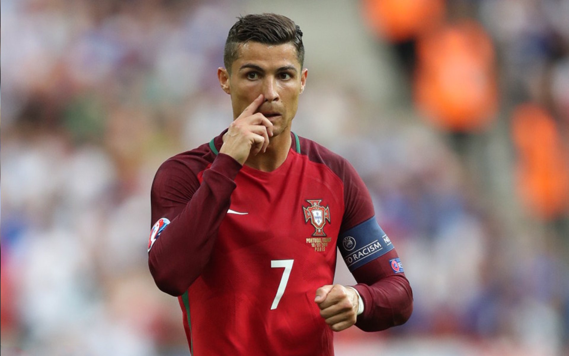 九游网游官网-球迷互动：鲜活的现场应援和趣味投票，球迷聚集